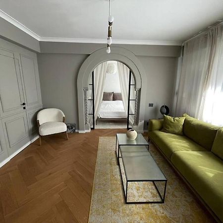 Stunning 1Bd Flat With 50M2 Terrace In The City Center Bucureşti Ngoại thất bức ảnh