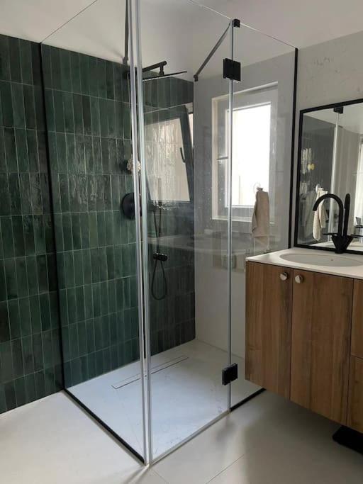 Stunning 1Bd Flat With 50M2 Terrace In The City Center Bucureşti Ngoại thất bức ảnh